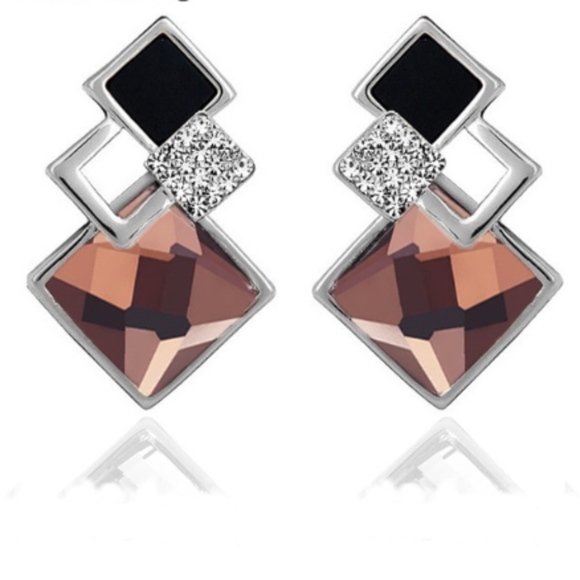 Jewelry - Champagne Crystal Square Geometric Drop Earrings